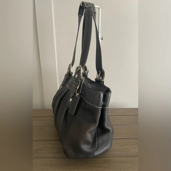 EUC, Coach Hampton, Black Leather, SoHo Shoulder Bag - Picture 4 of 10